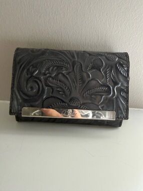 Patricia Nash Cametti Gray/Black Embossed Floral Leather wallet. NWOT